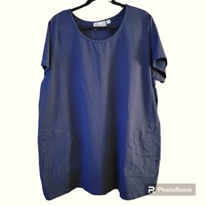 Línea by Louis Dell'Olio Navy Short Sleeve T-Shirt with Front Pockets